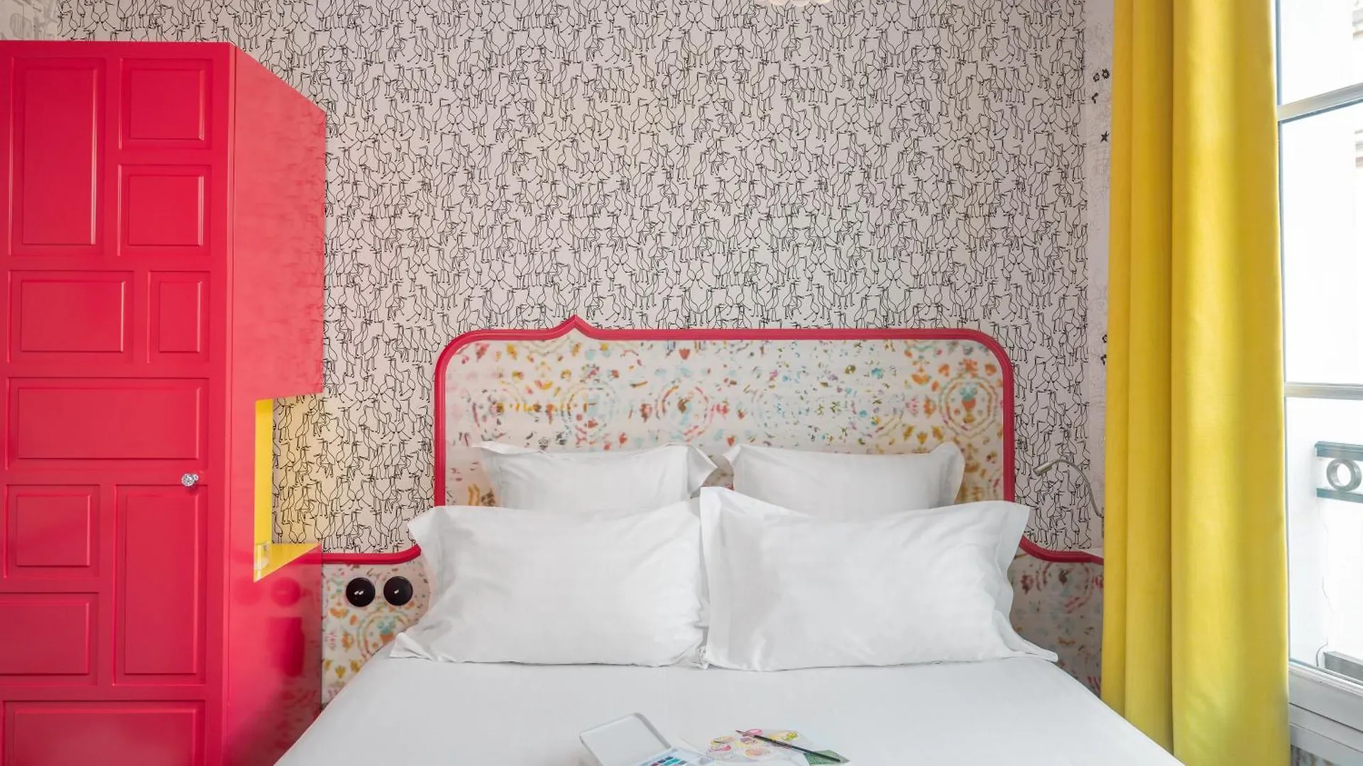 Hotel Crayon Rouge Paris 4*,