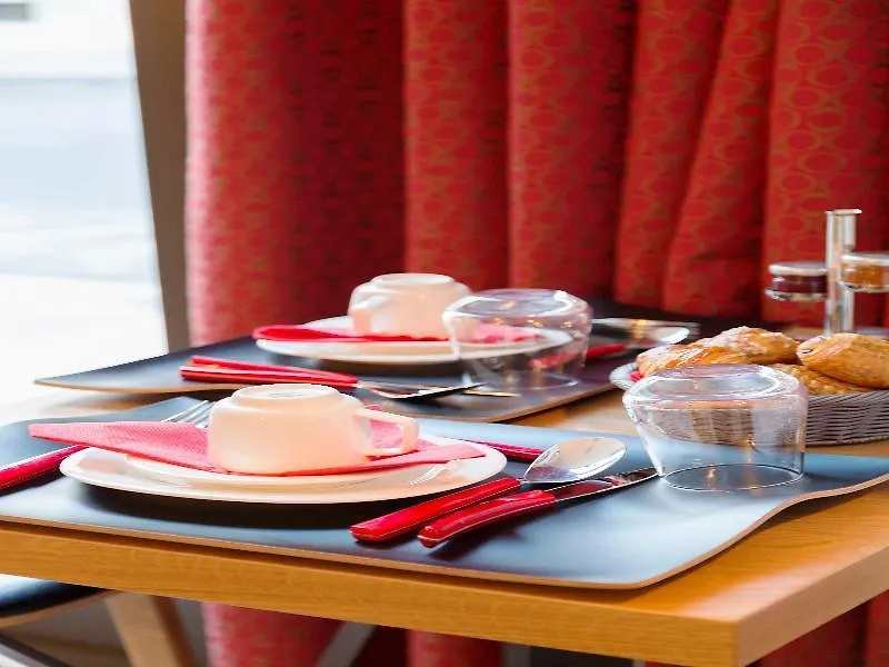 Hotel Crayon Rouge Paris France